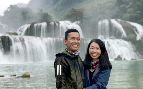 Leo núi lửa một mình, cô gái Việt khiến chàng trai Australia rung động