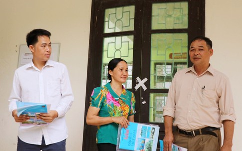 Những thí sinh cao tuổi vùng biên: Đi thi THPT quốc gia để làm gương cho con cháu