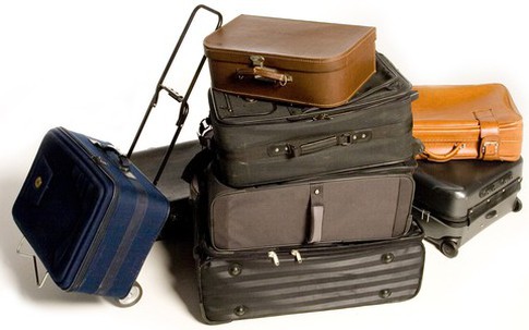 Tiếp viên bắt quả tang đạo chích lục trộm hành lý trên máy bay