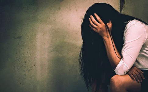 Đau ở vùng nhạy cảm, nữ tiếp viên hàng không phát hiện sốc về đồng nghiệp nam