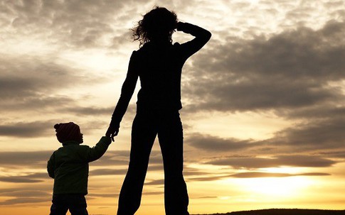 Nước mắt mẹ đơn thân (16): Con gái ra tối hậu thư 'Mẹ không ly hôn, con sẽ đi bụi đời'