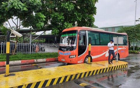 Xe khách bỏ bến, “đại náo” khu công nghiệp (2): Xe vi phạm nhan nhản, xử lý như “đá ném ao bèo”