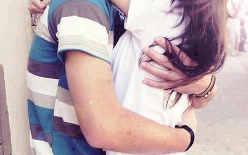 Sau cái ôm của bạn trai, cô gái phải nhập viện và nhận kết quả choáng váng