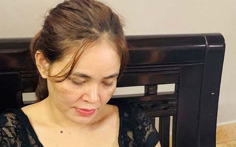 Công an phá cửa bắt “nữ quái” tàng trữ ma túy và súng