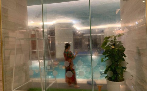 Hà Nội: Bé gái khoảng 5 tuổi bị đuối nước nhập viện cấp cứu khi đi bơi cùng bà tại bể bơi khách sạn