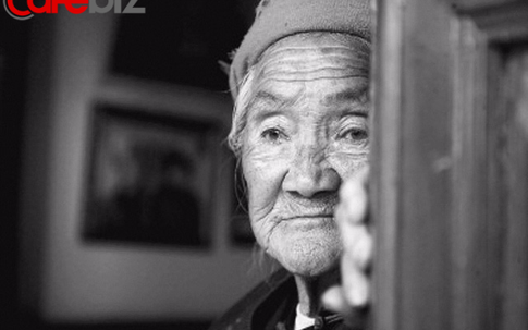 Lá thư tuyệt mệnh chua xót của mẹ già 80 tuổi: 'Tôi hối hận vì đẻ 4 đứa con trai'