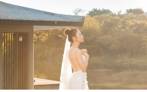 Đàm Thu Trang biểu hiện 'tăng động' trước giờ G, tung ảnh cưới đẹp long lanh