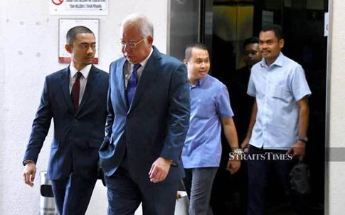 Cựu thủ tướng Malaysia chi gần 19 tỷ đồng/ngày mua trang sức