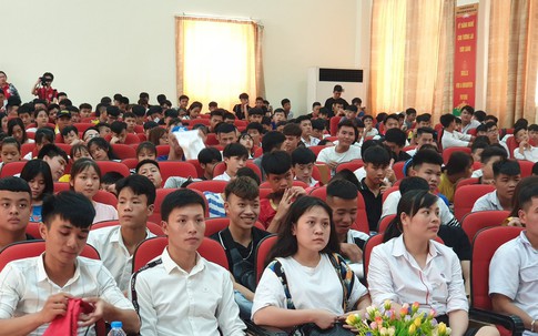 Tân sinh viên Trường CĐ nghề Công nghệ cao Hà Nội háo hức với tuần sinh hoạt chính trị đầu tiên