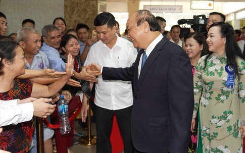 Thủ tướng Nguyễn Xuân Phúc: Chuyện sản phụ ung thư sinh con thành công là cổ tích đời thường