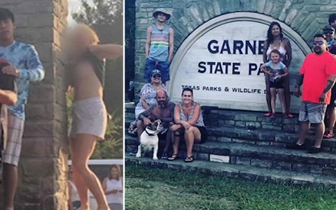 Cô gái lạ 'khoe ngực' phá hỏng bức ảnh gia đình ở Mỹ