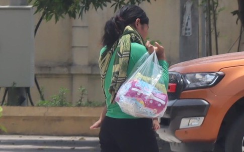 Người mẹ bán con gái sơ sinh để lấy 32 triệu đồng