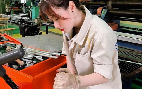 Nữ sinh trường kỹ thuật được gọi là động lực tới trường của hội anh em