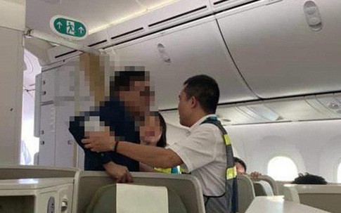 Cảng vụ hàng không lên tiếng việc đại gia địa ốc bị tố sàm sỡ cô gái trên máy bay Vietnam Airlines