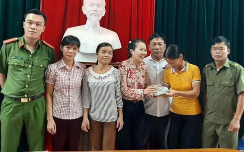 Vinh danh 3 người phụ nữ nghèo ở Hà Tĩnh nhặt được gần 50 triệu đồng tìm người trả lại