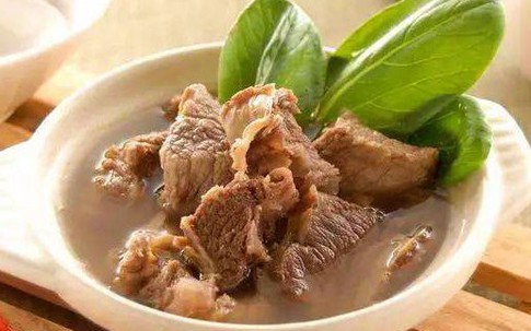 Khi hầm, kho thịt bò "cấm kỵ" cho hai gia vị này, nhiều người làm sai khiến thịt mất ngon