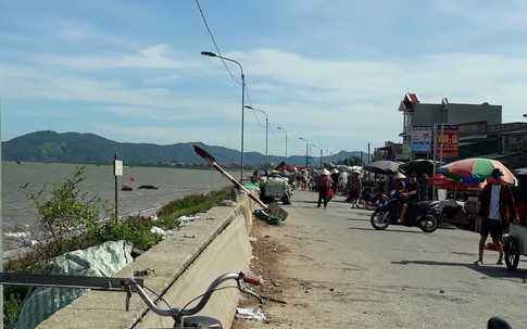 Huyện Hậu Lộc, Thanh Hóa: Dân bức xúc vì dự án chiếu sáng đường ven biển 2 năm chỉ sáng… 1 lần