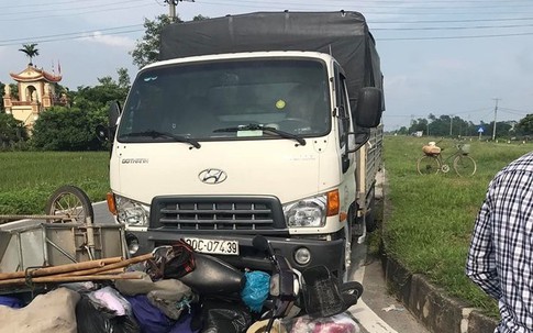 Hà Nam: Người phụ nữ bán quần áo tử vong sau cú va chạm với xe tải
