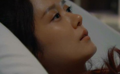 Tình cảnh đắng đót của cô gái bị bạn trai đổ oan gây lây bệnh viêm gan B rồi bắt cưới chịu trách nhiệm