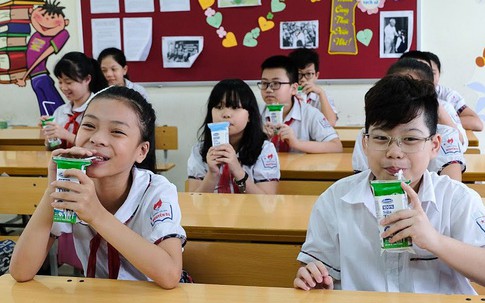 Hơn 1 triệu trẻ mẫu giáo và học sinh tiểu học toàn thành phố Hà Nội tham gia chương trình Sữa học đường, đạt tỷ lệ 87,7%