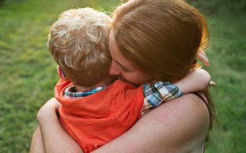 Người mẹ có con 3 tuổi mắc bệnh ung thư và bức thư vô tâm của người hàng xóm khiến ai cũng phẫn nộ