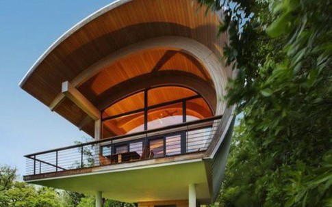 Ngôi nhà lơ lửng giữa rừng cây có view nhìn ra hồ tuyệt đẹp