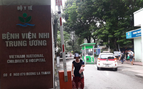 Lại một bé trai 3 tuổi ở Bắc Ninh bị bỏ quên trên xe đưa đón 9 giờ đồng hồ
