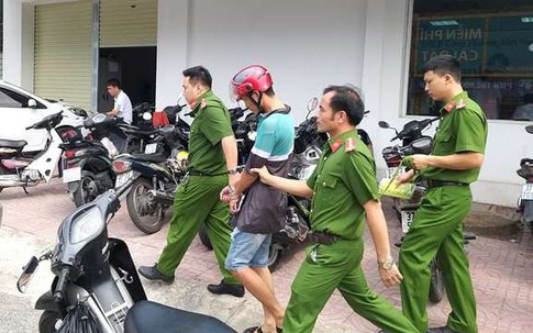 Bắt 3 đối tượng người Trung Quốc làm giả thẻ ATM chiếm đoạt tiền