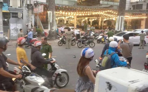 Tạm giữ 2 cha con liên quan vụ chặt tay người ở Sài Gòn
