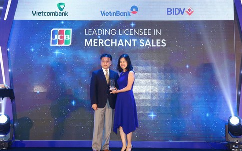 Vietcombank nhận các giải thưởng của Tổ chức thẻ quốc tế JCB