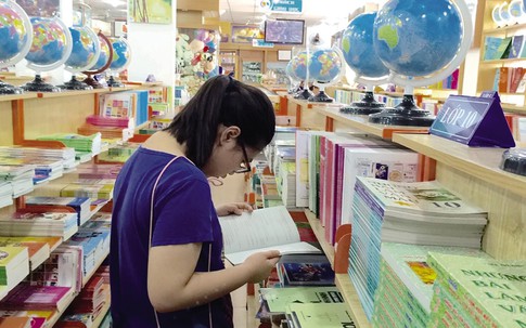 Phụ huynh điên đầu với “ma trận” sách tham khảo