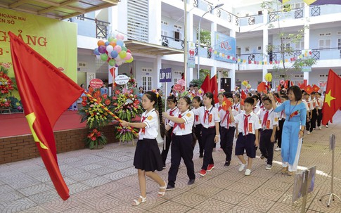 Sáng nay, học sinh cả nước khai giảng năm học mới