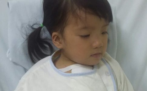 Cô bé 4 tuổi không có tiền mổ tim đã được phẫu thuật miễn phí