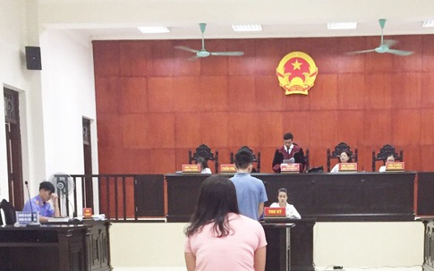 Gã bác rể đồi bại hại đời 2 cháu gái nhỏ