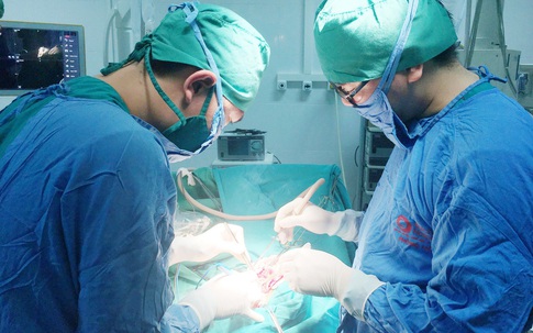 Cứu sống người đàn ông tỉnh Quảng Ninh cùng lúc mắc 3 bệnh ung thư