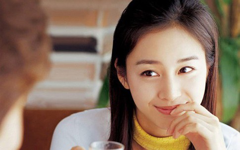 Mẹ chồng và câu chuyện nàng dâu nghèo 'đánh bại' em dâu giàu có, sang chảnh đầy vòng nhẫn kim cương đắt đỏ bằng thứ trang sức không ngờ này