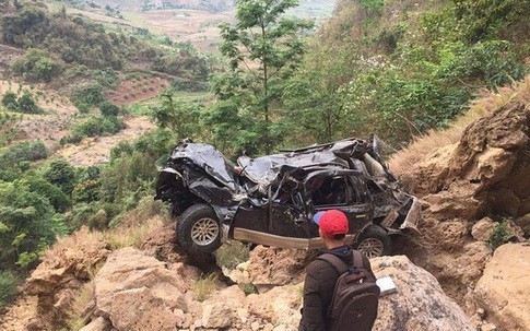Sơn La: Hé lộ nguyên nhân vụ xe con lao xuống vực sâu 400m, 2 bố con thương vong