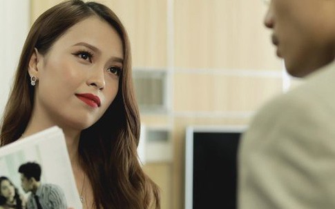 Chồng đang hí hửng đưa bồ đi khám thai, vợ tươi cười xuất hiện đưa ra tờ giấy bí ẩn mà chồng tái mặt lập tức cun cút theo vợ bỏ mặc bồ