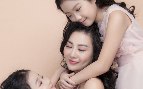 Thanh Hương nói về 2 cô con gái xinh như thiên thần: 'Với các con, tôi là thần tượng'