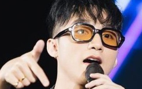 Sơn Tùng M-TP nhận lời 'cầu hôn' của fan nữ 16 tuổi