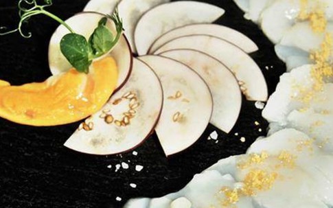 Hộp 'ngọc trai đen' giá 2,3 tỷ/kg, đại gia ăn với bánh mỳ bơ