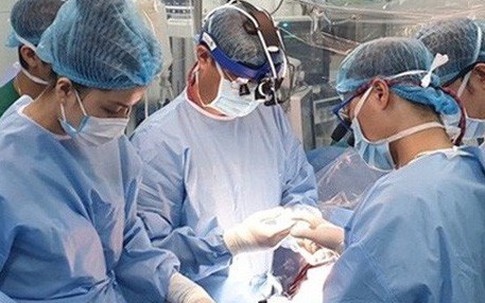 Lần đầu tiên thực hiện 2 ca mổ tim bằng kỹ thuật mổ nội soi ít xâm lấn