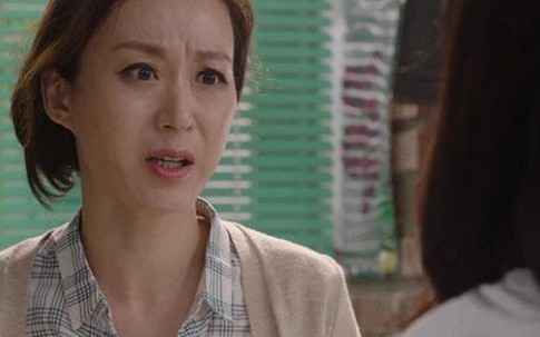 Chồng sắp cưới hủy hôn vì trúng 'bẫy' cô đồng nghiệp, không lâu sau lại nhờ đích thân mẹ đẻ đến xin xỏ vợ hụt để ăn quả đắng