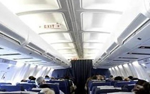 Điều tra hành khách Trung Quốc nghi trộm tiền trên máy bay