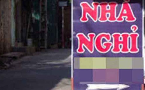 Tai họa từ clip nóng trong điện thoại của người vợ ngoan hiền