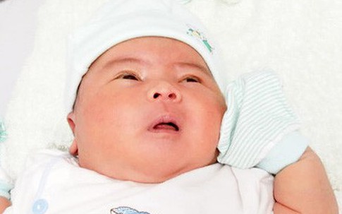 Sản phụ sinh con nặng nhất ở Quảng Ngãi: 'Tôi vừa mừng vừa lo âu'