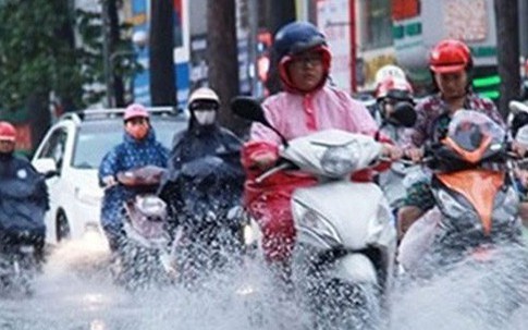 Thời tiết hôm nay: Vùng áp thấp trên Biển Đông gây mưa dông gió lớn