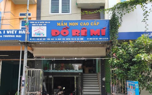 Vụ bé trai 3 tuổi nghi bị bỏ quên suốt 7 tiếng trên xe: Trường mầm non ra thông báo bất ngờ, phụ huynh hoang mang