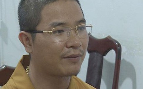 Đưa thầy chùa đập bể kính ôtô vì không cho vượt đi giám định tâm thần