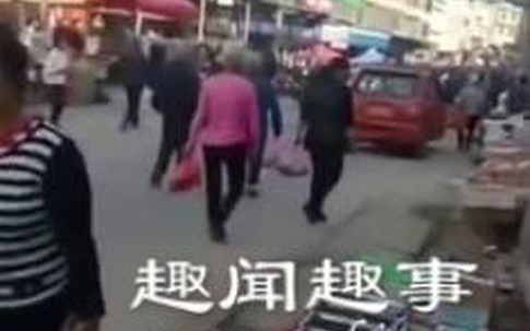 Xe tải đâm vào đám đông ở Trung Quốc: 10 ngưòi chết, 16 ngưòi bị thương